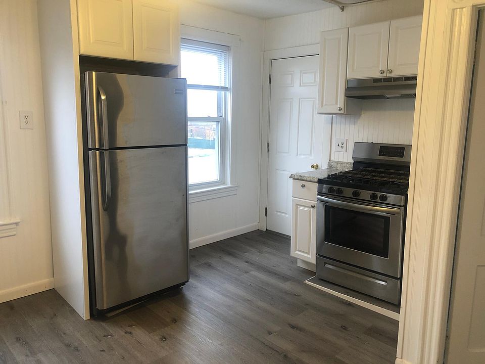 1st image of 221 Atwells Ave #1