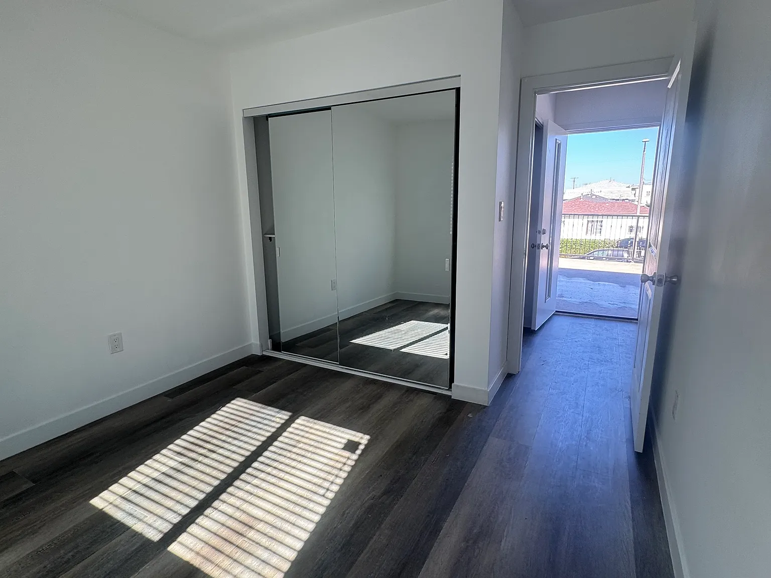 2 bed, 1.5 bath, 700 sqft, $2,600 — Photo 3