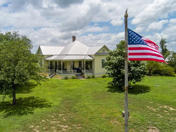 4515 STAPPER RD, St Hedwig, TX 78152