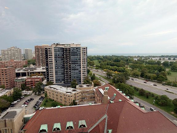 3rd image of 3950 N Lake Shore Dr APT 1708