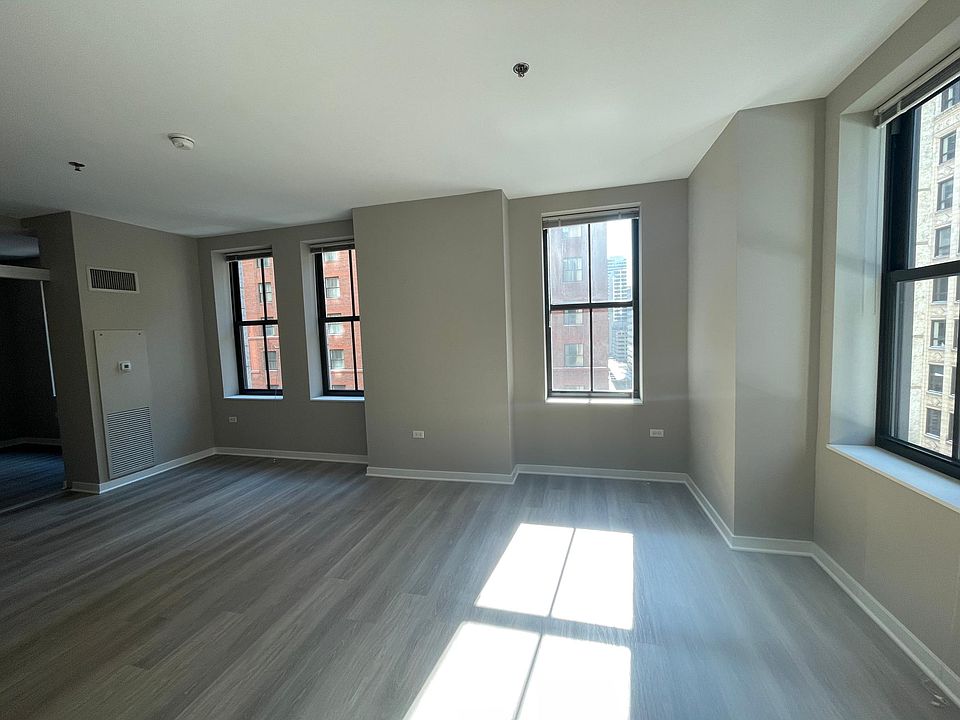 1st image of 218 W Randolph Dr #200