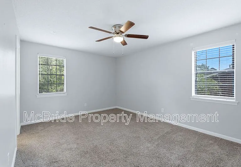 4409 Roxbury Dr — Photo 16