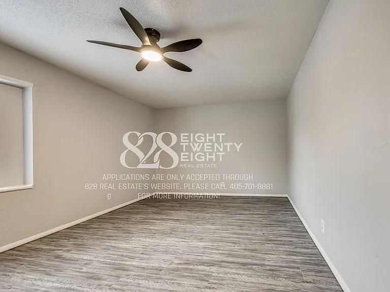 900 Halray Dr — Photo 15