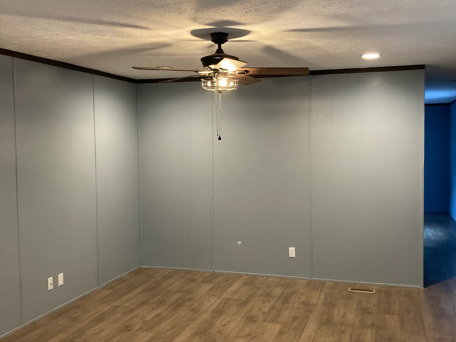 3 bed, 1200 sqft, $1,433 — Photo 2