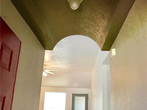 3rd image of 1420 Buena Vista Cir