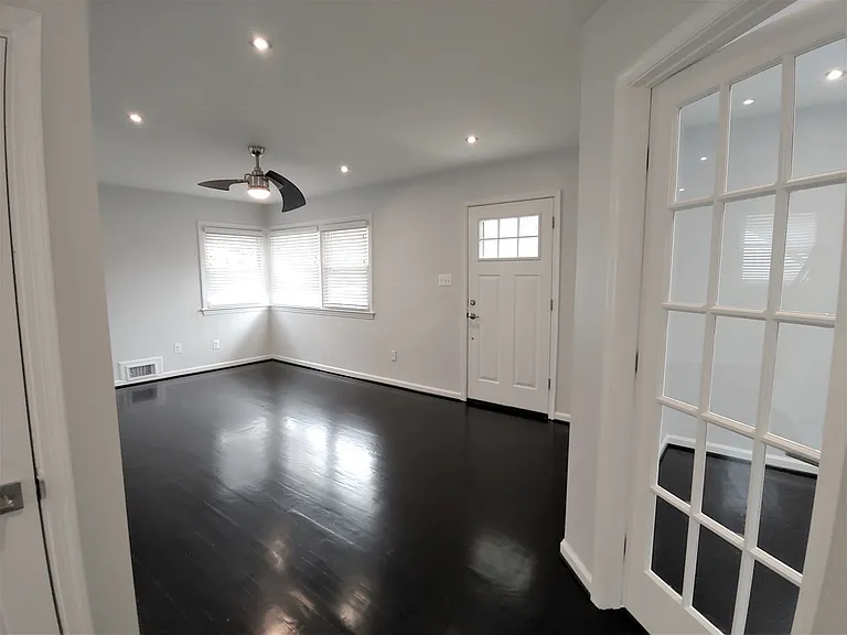 2216 Harvard Dr — Photo 8