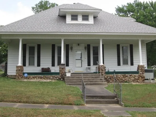413 S Black Ave, Sulphur Springs, AR 72768