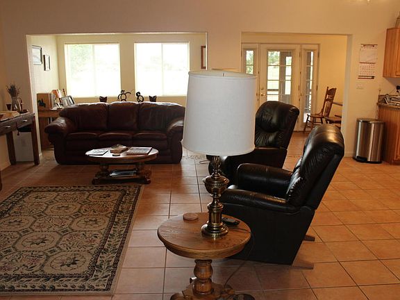 4th image of 920 E Saguaro Dr