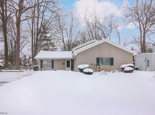 26091 Redwood Dr, Olmsted Falls, OH