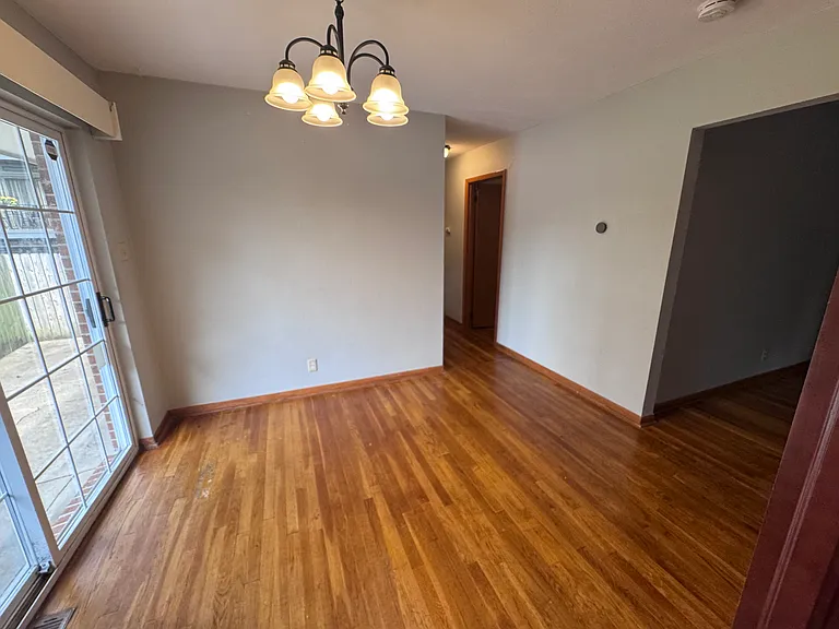 448 W Adams Ave — Photo 5