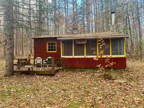 N17069 Spangenberg Rd, Pembine, WI 54156