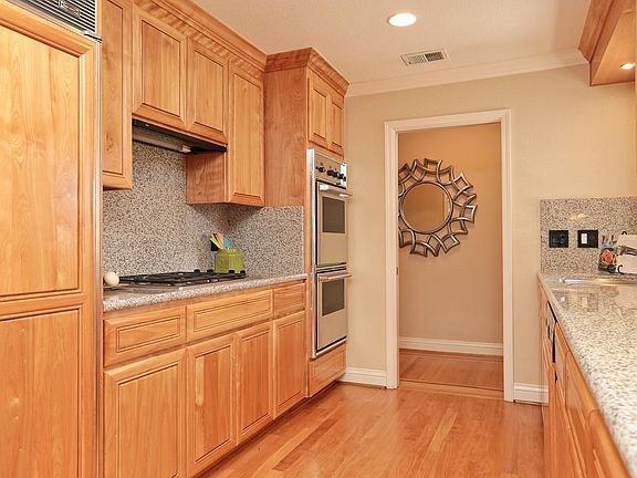 4th image of 1601 Koch Ln