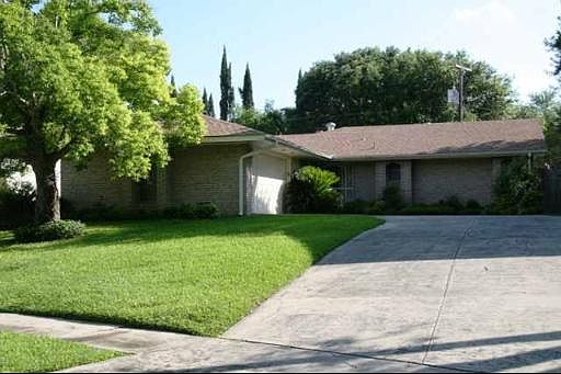 1st image of 10811 PINEHILL DR