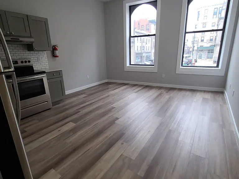 114 Ellison St #308 — Photo 7