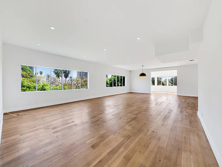 Oakhurst Moderne — Photo 34