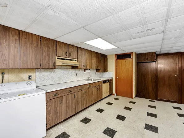 62-45 69th Place image 18 of 27