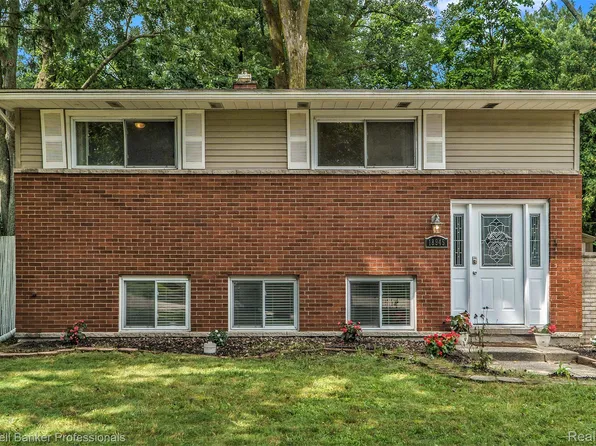 18945 Brentwood St, Livonia, MI 48152