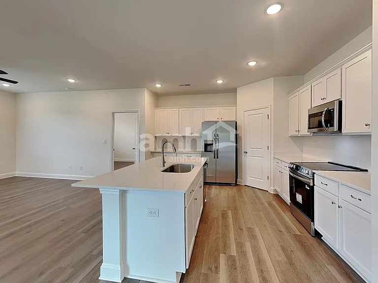 3527 Lincoln Heights Ln — Photo 3