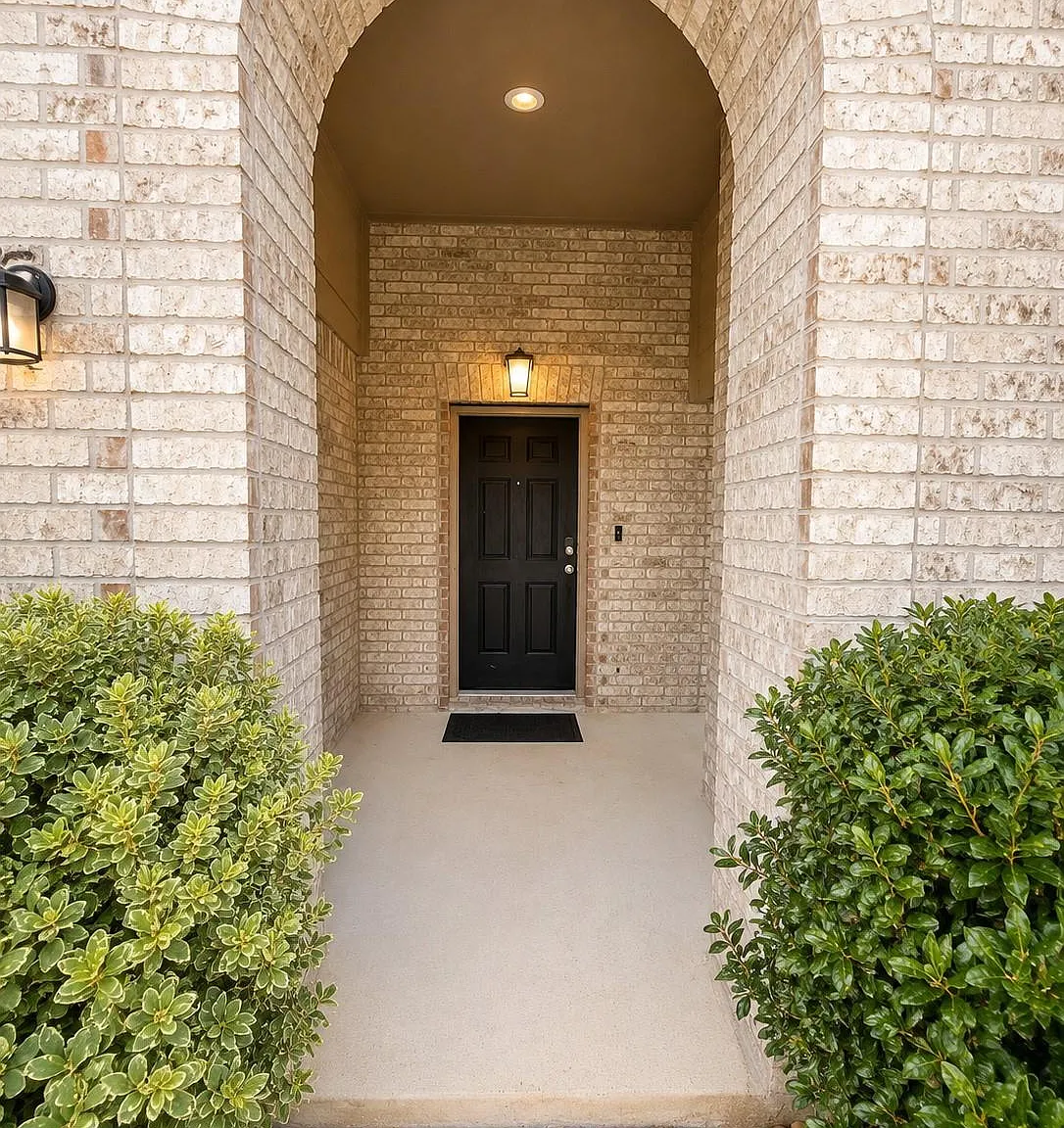 3 bed, 2.5 bath, 2313 sqft, $2,350 — Photo 3