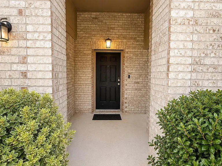 18802 Bailey Oaks Ln — Photo 3