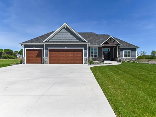 28516 Blue Crane COURT, Waterford, WI 53185