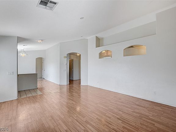 4th image of 11024 Vallerosa St