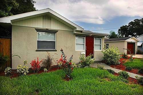 3/2 on 100x100 with Detached Garage
