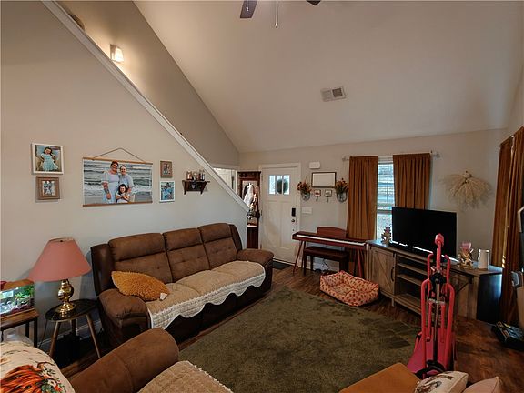 4th image of 106 Gate Ct