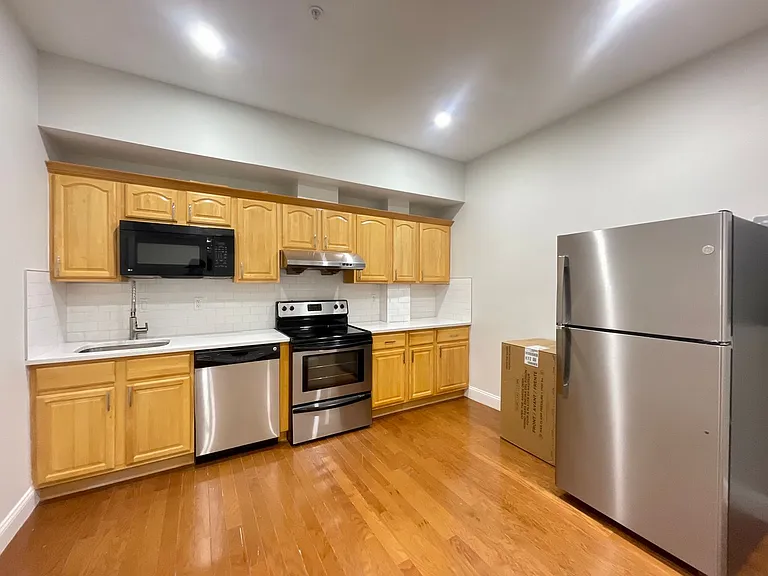 1027 Ridge — Photo 7
