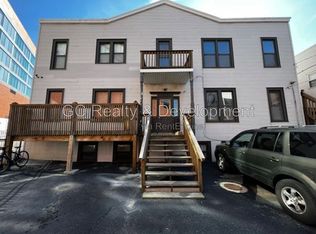 1115 W Patterson Ave APT 2R, Chicago, IL 60613