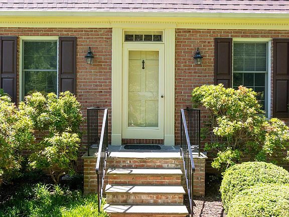 3rd image of 4312 Manorwood Dr