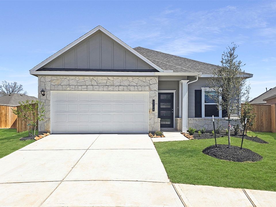 The Oakshire II- Front Exterior.