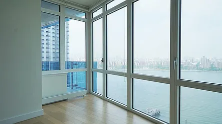 Rented by R New York