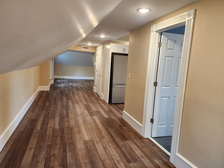 1113 E. King St. — Photo 9
