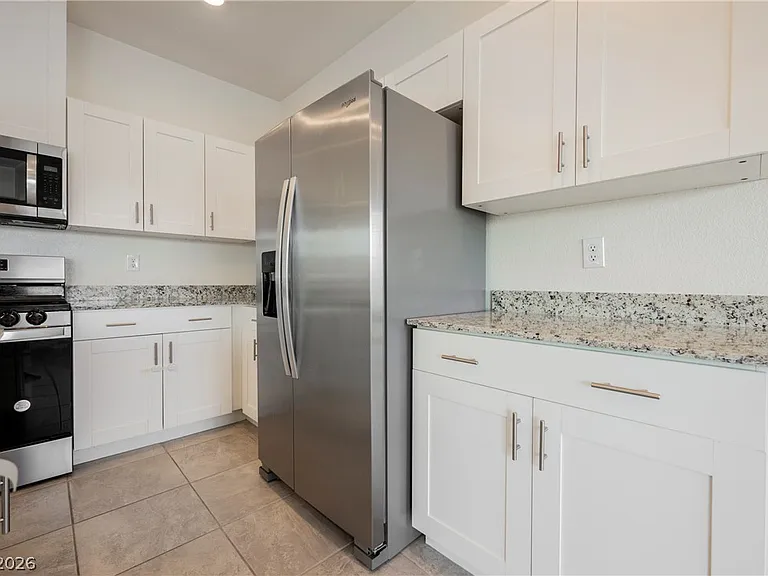 402 Larksong Ave — Photo 7