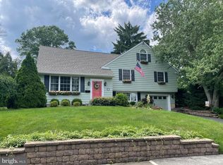 127 Somers Ct S, Moorestown, NJ 08057