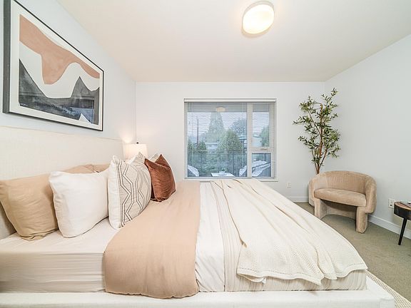 5th image of 221 E 3rd St #416