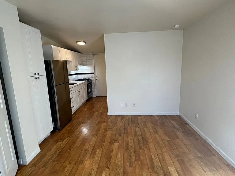 62 NW Lake Pl #B — Photo 7