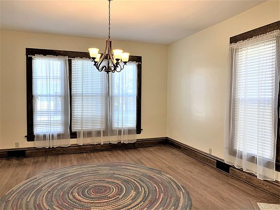 3rd image of 403 5th St