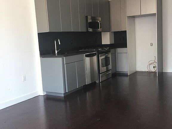 4th image of 34 Desbrosses St APT 215