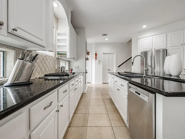 5710 Cielio Bay Ct — Photo 21