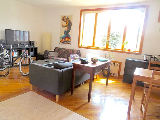 Rented by Capri Jet Realty Corp | media 30