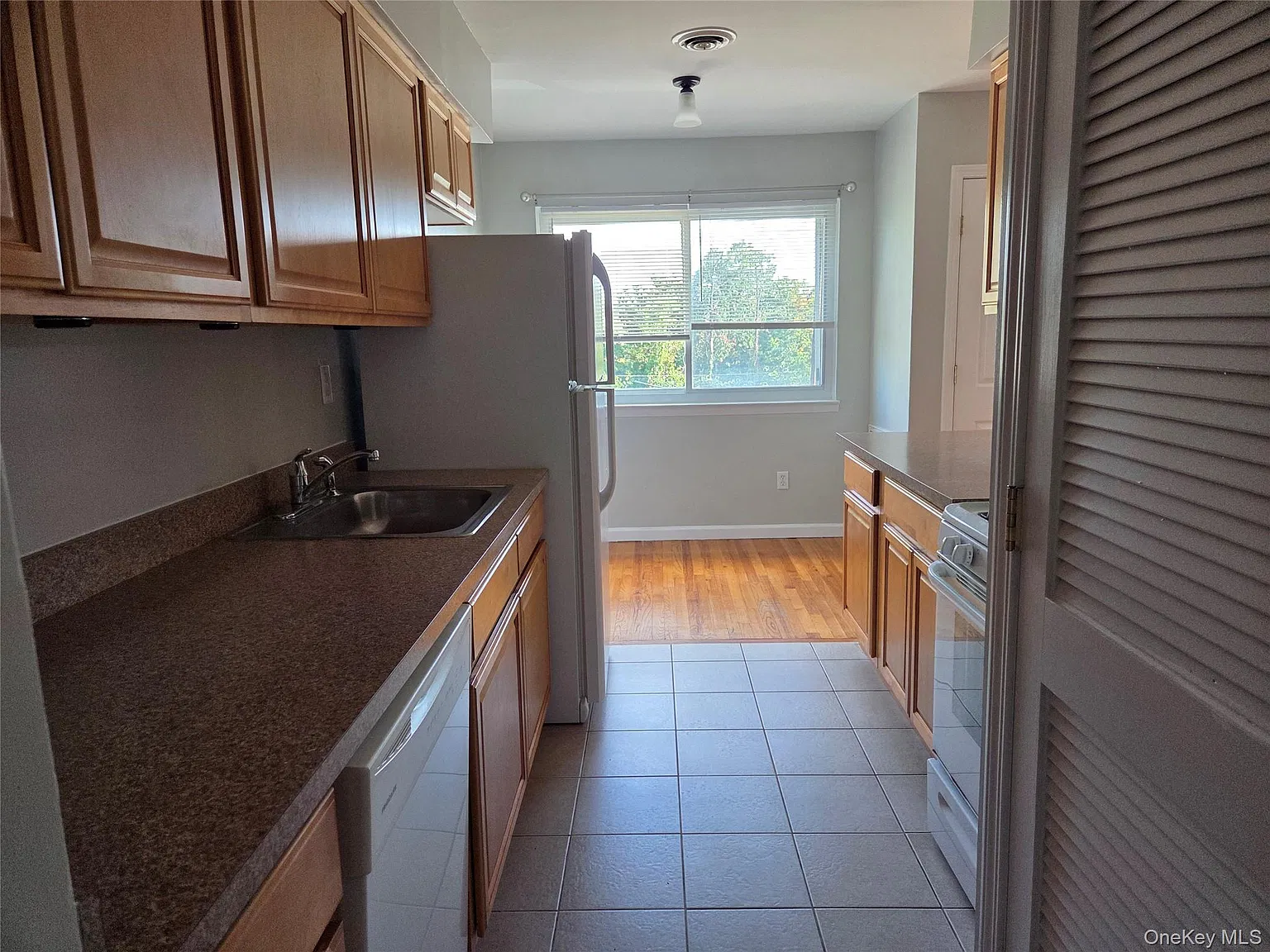 2 bed, 1.0 bath, 960 sqft, $2,500 — Photo 3