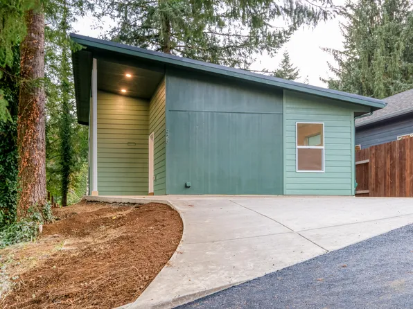 925 SE Beaver St, Toledo, OR 97391