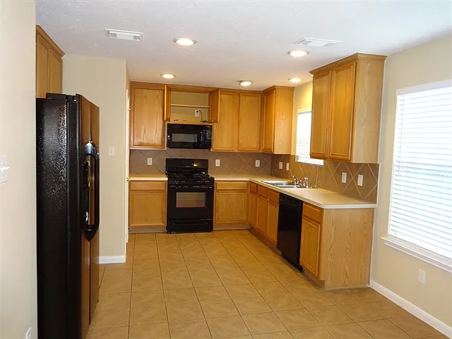9031 Ferndale View Dr — Photo 2
