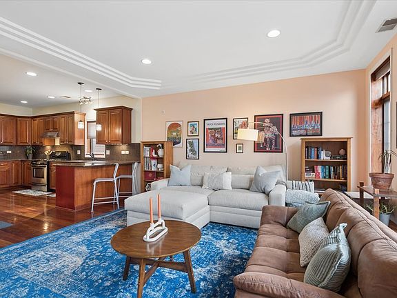 4th image of 1031 N Mozart St #2