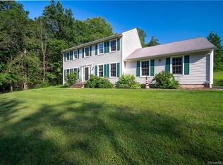 136 Elizabeth Ln, Middletown, CT 06457