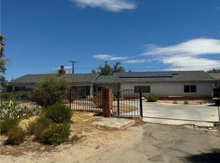 15609 Pohez Rd, Apple Valley, CA 92307