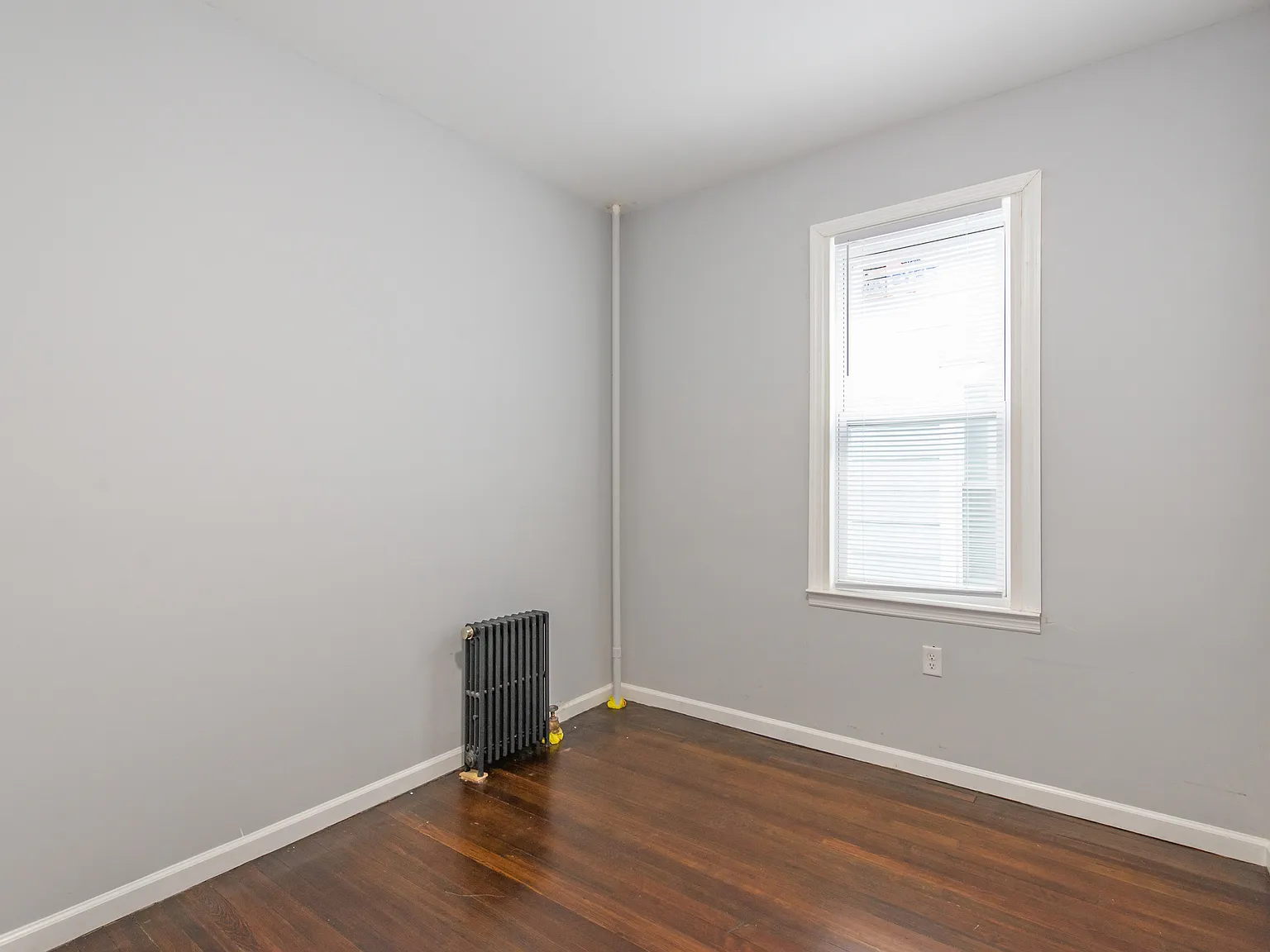 2 bed, 900 sqft, $2,200 — Photo 4