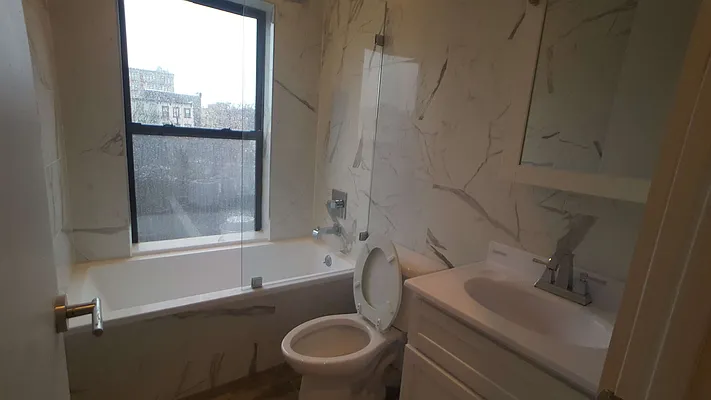 Rented by Evergreen Apartments BK | media 23